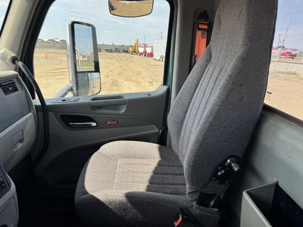 Image for 2017 Peterbilt 579 S/A Truck Tractor