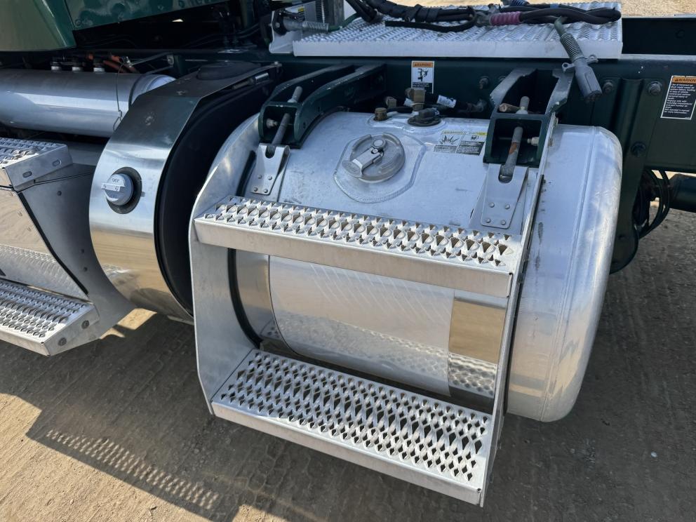 Image for 2017 Peterbilt 579 S/A Truck Tractor