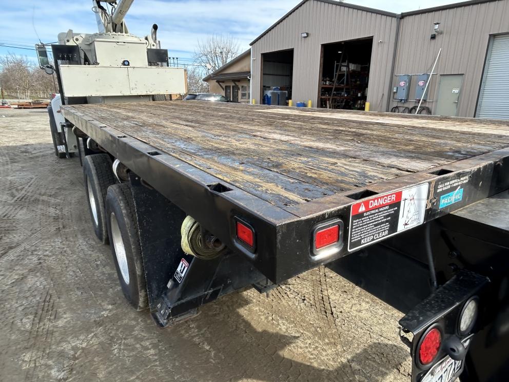 Image for 2021 Peterbilt 348 T/A w/ National 571E2 18Ton