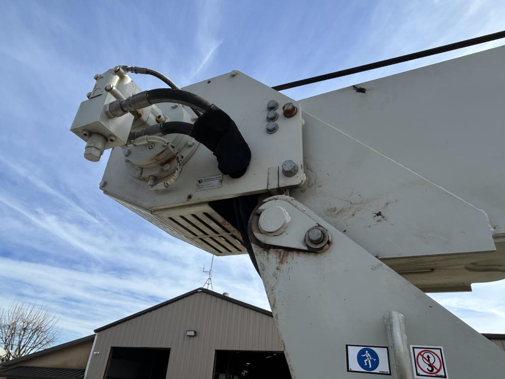 Image for 2021 Peterbilt 348 T/A w/ National 571E2 18Ton