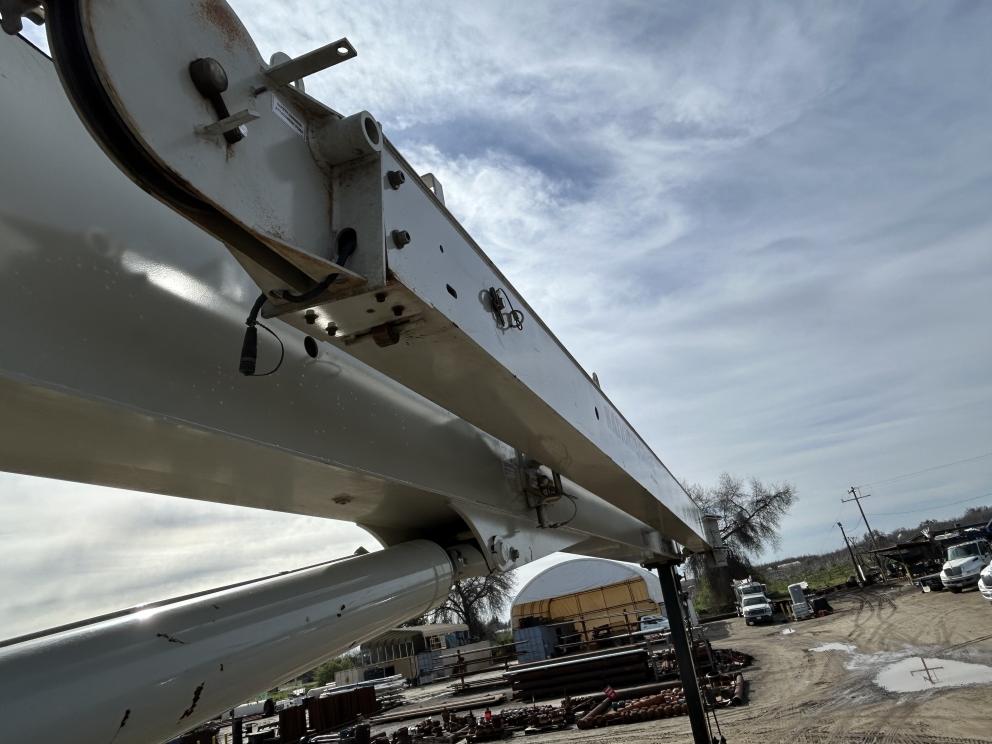 Image for 2021 Peterbilt 348 T/A w/ National 571E2 18Ton