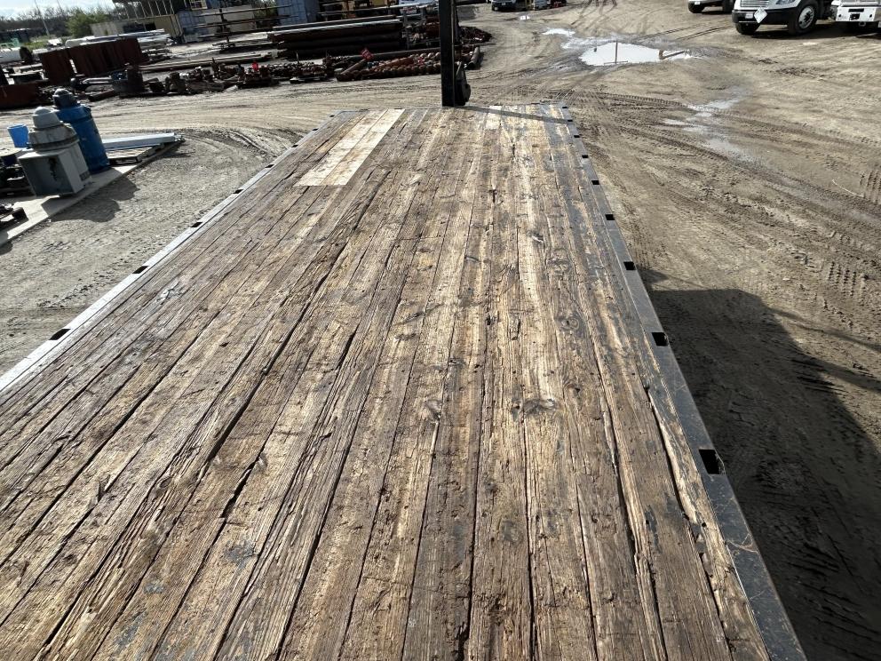 Image for 2021 Peterbilt 348 T/A w/ National 571E2 18Ton