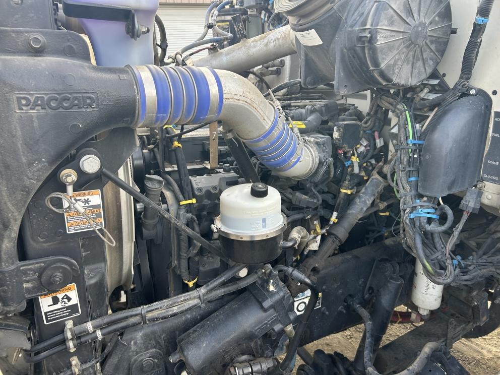 Image for 2021 Peterbilt 348 T/A w/ National 571E2 18Ton