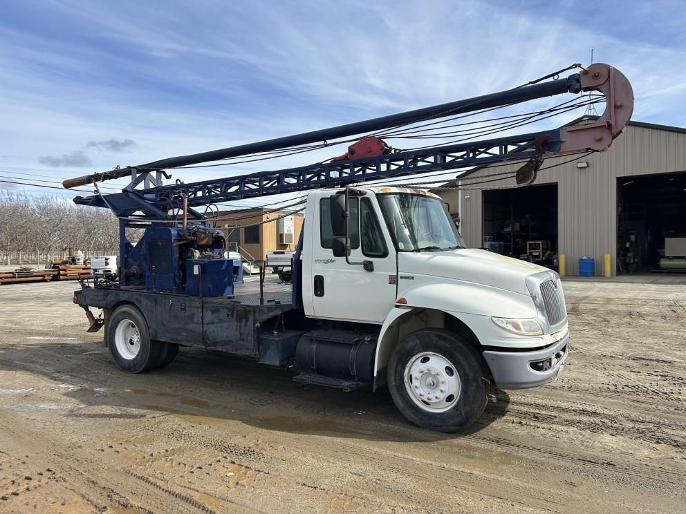 Image for 2010 International 4300 S/A 20 Ton Pump Hoist Truck