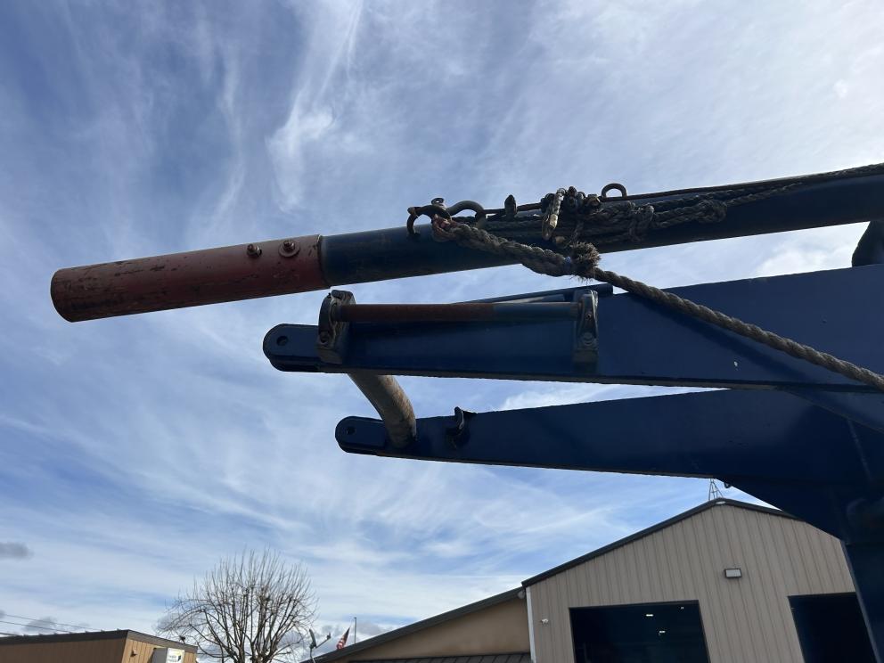 Image for 2010 International 4300 S/A 20 Ton Pump Hoist Truck