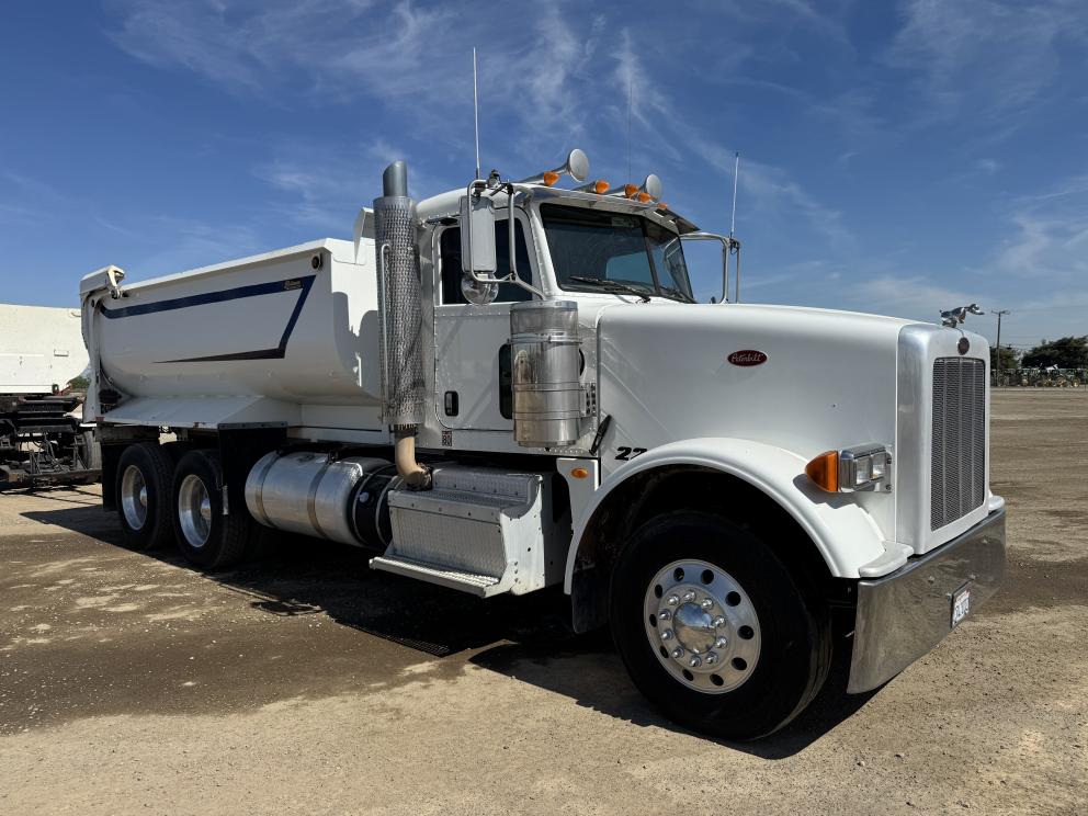 Image for 2012 Peterbilt 367 Transfer Truck