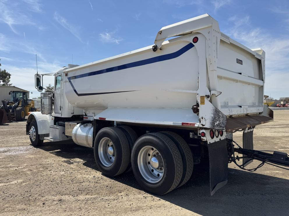 Image for 2012 Peterbilt 367 Transfer Truck