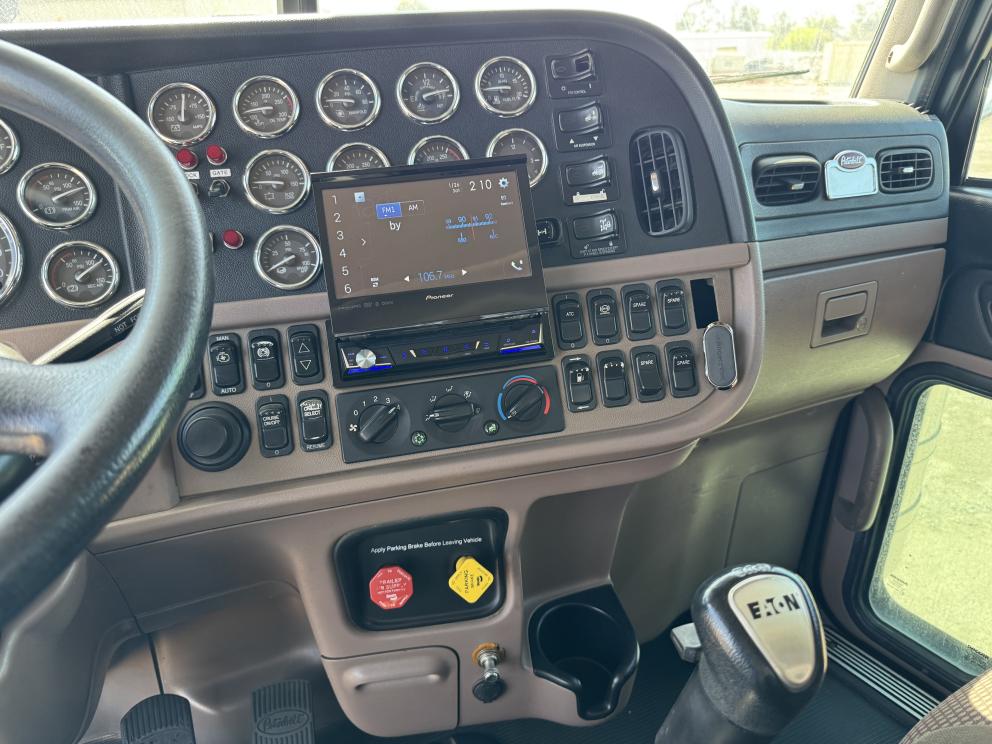 Image for 2012 Peterbilt 367 Transfer Truck