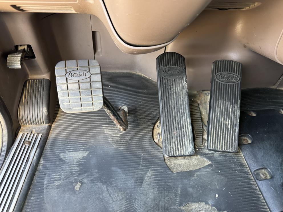 Image for 2012 Peterbilt 367 Transfer Truck