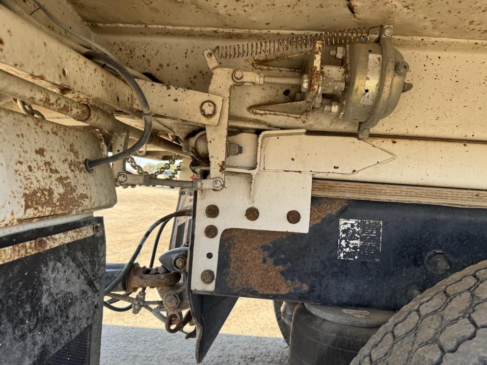 Image for 2012 Peterbilt 367 Transfer Truck