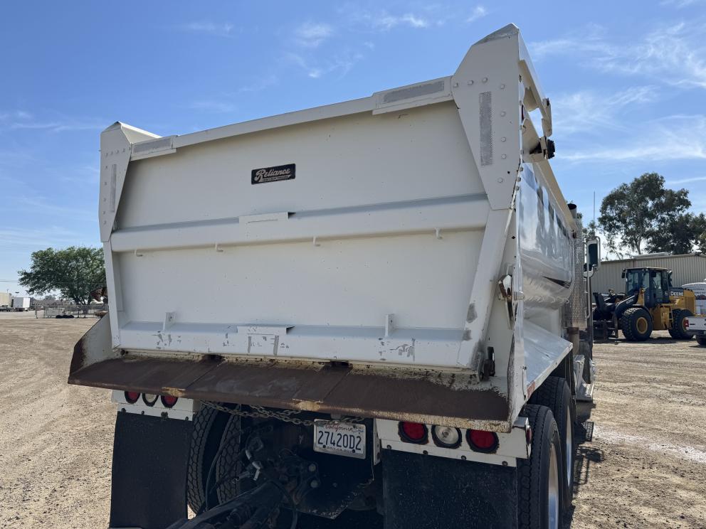 Image for 2012 Peterbilt 367 Transfer Truck