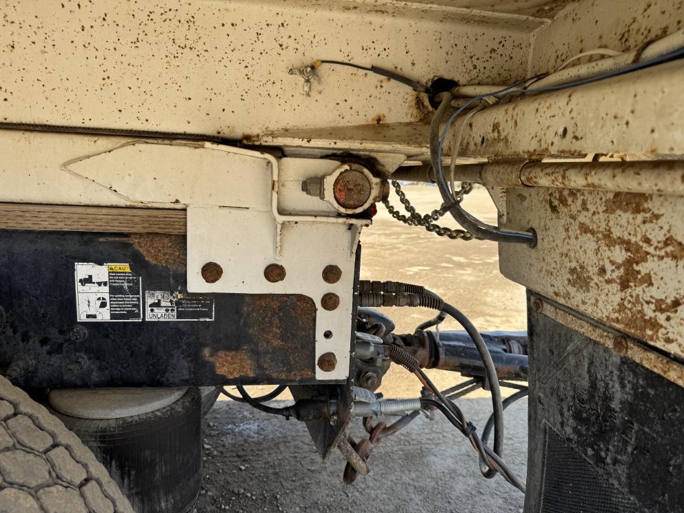 Image for 2012 Peterbilt 367 Transfer Truck