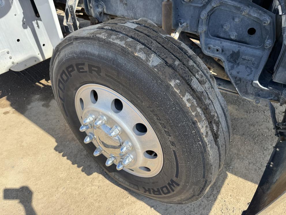 Image for 2012 Peterbilt 367 Transfer Truck