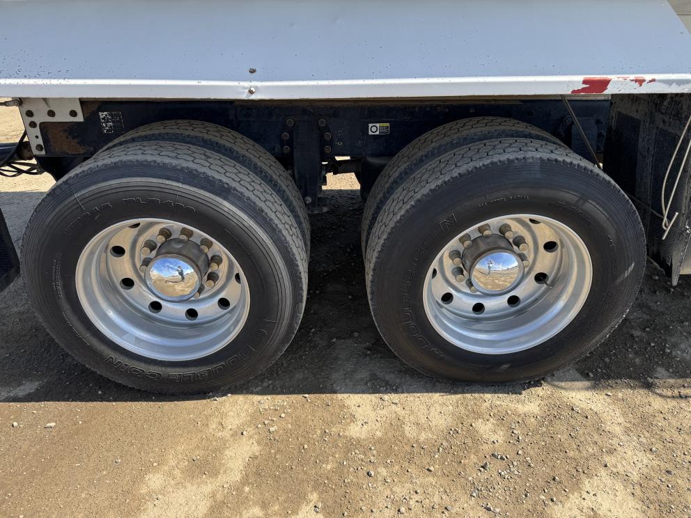 Image for 2012 Peterbilt 367 Transfer Truck