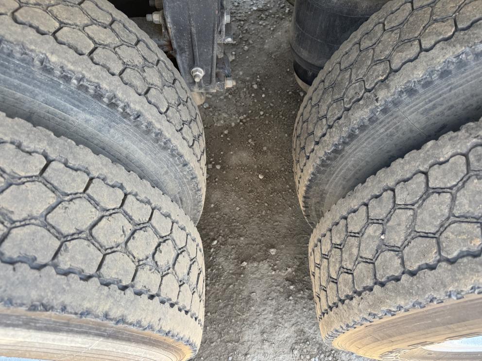 Image for 2012 Peterbilt 367 Transfer Truck