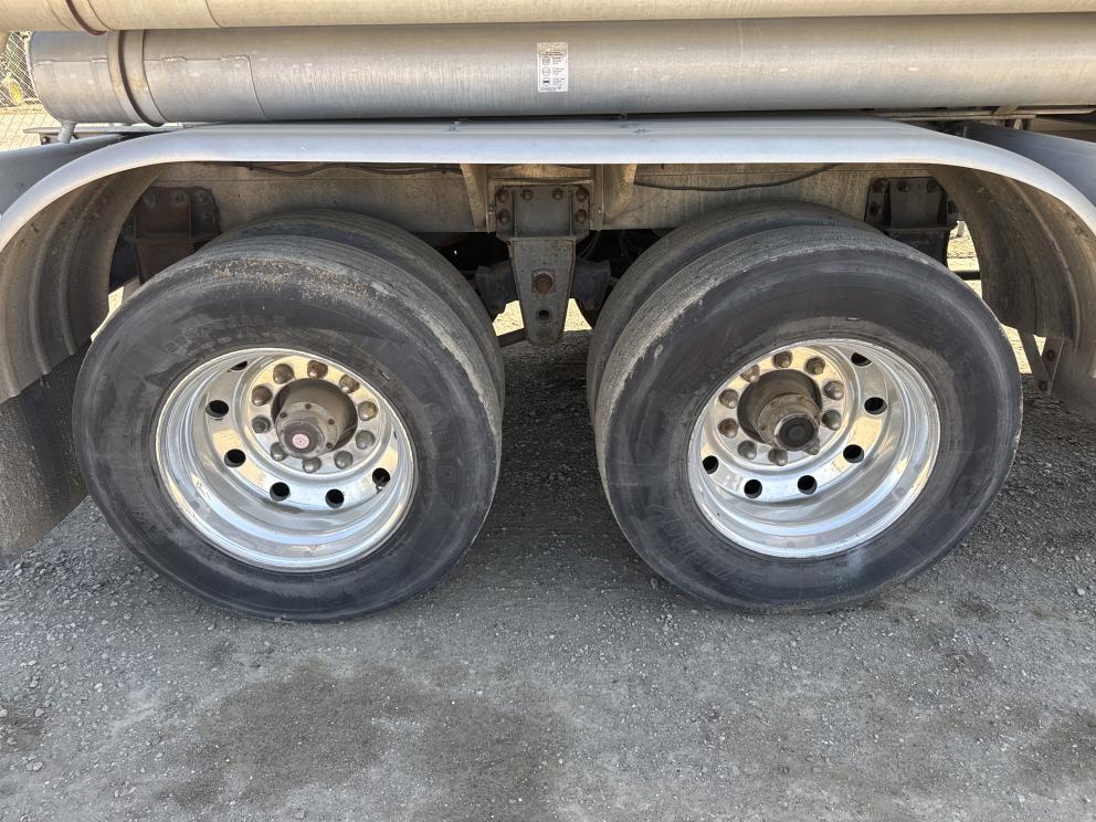 Image for 1993 Polar 43ft 9500 Gal Aluminum Tanker