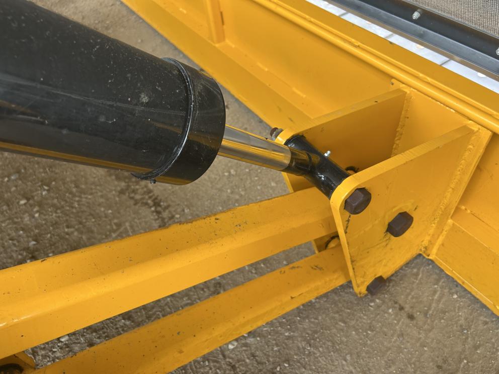 Image for 2022 COE C7R/L2R Shaker and Receiver Set