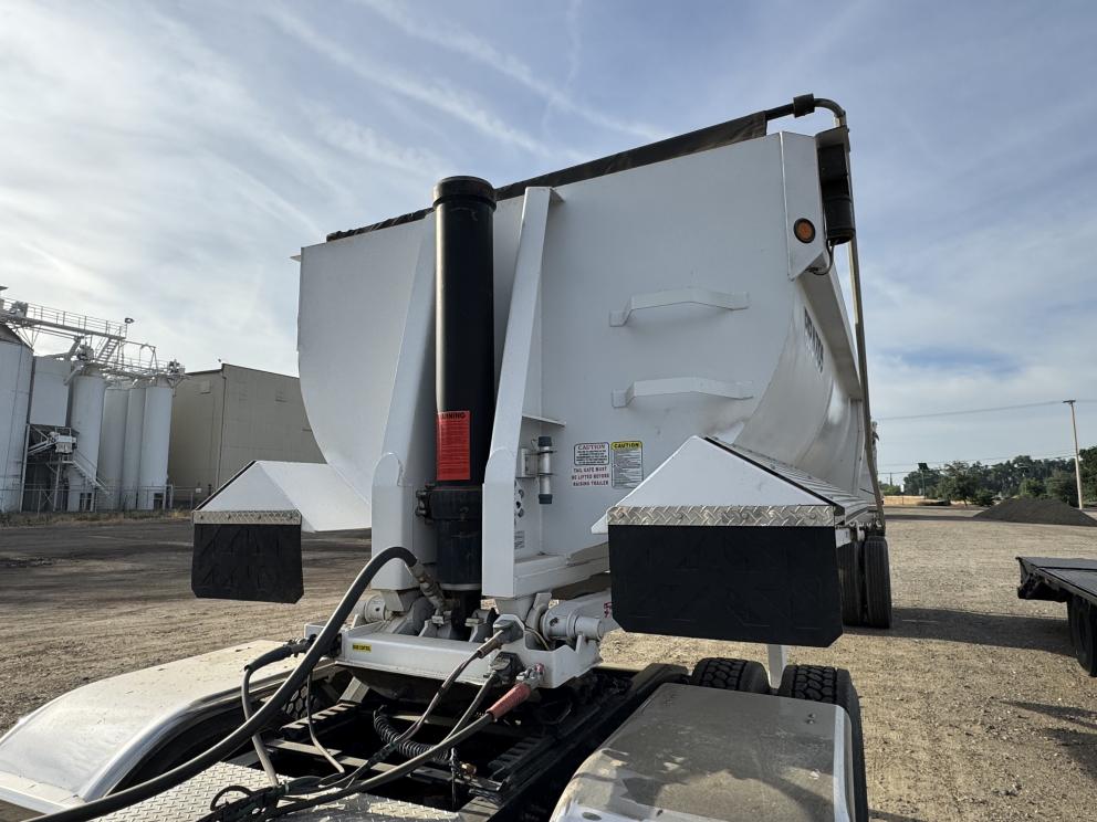 Image for 2020 Freightliner Cascadia & 2023 Brazos End Dump