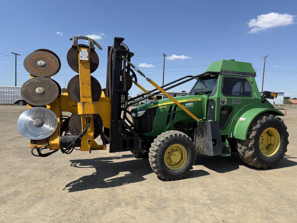 Image for John Deere 5125ML W/ Front Mount OMC Skirter
