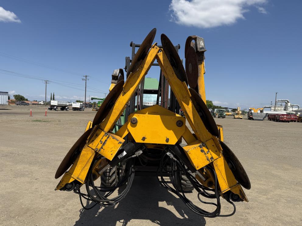 Image for John Deere 5125ML W/ Front Mount OMC Skirter