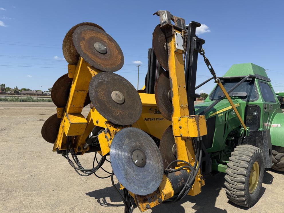 Image for John Deere 5125ML W/ Front Mount OMC Skirter