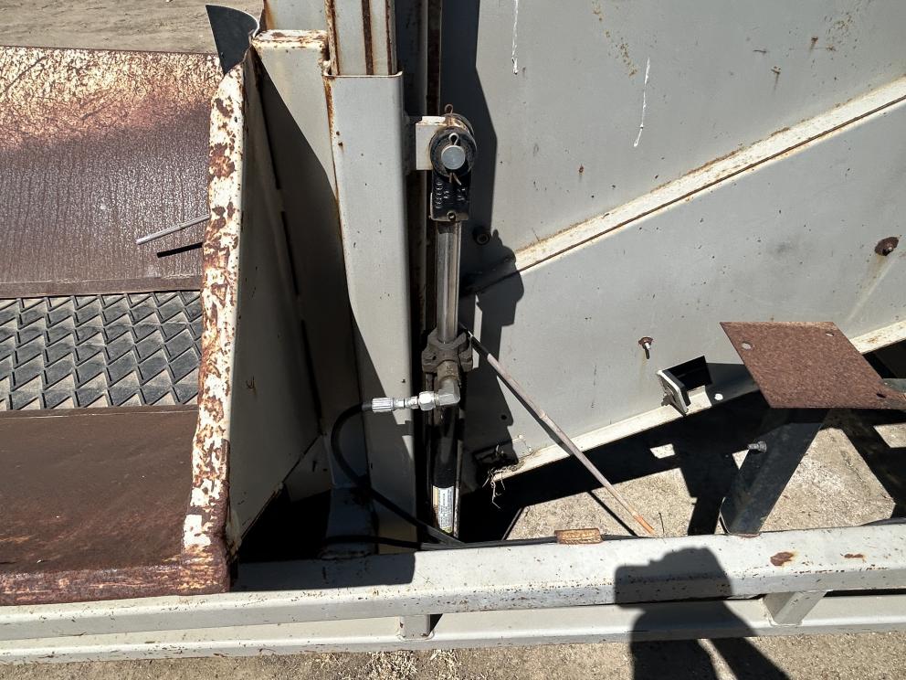 Image for 2007 JackRabbit 20/30 Side Dump Elevator
