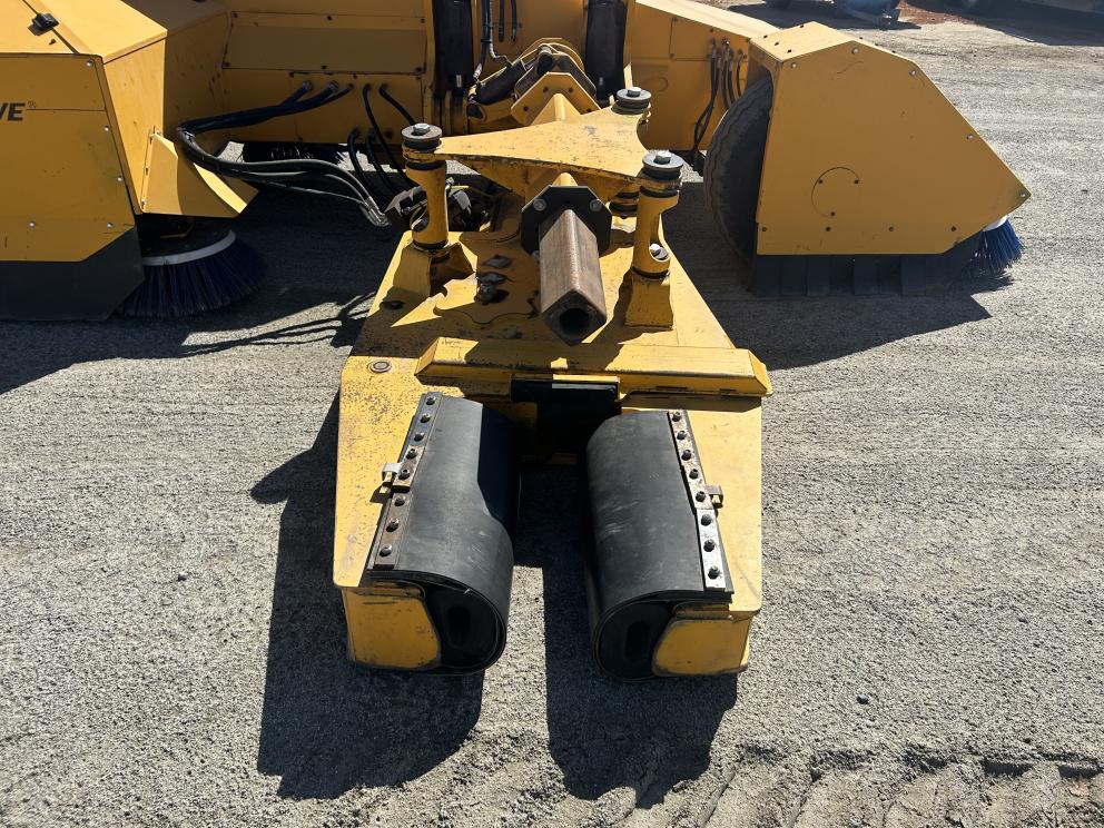 Image for 2024 OMC Shockwave Sprint Tree Shaker