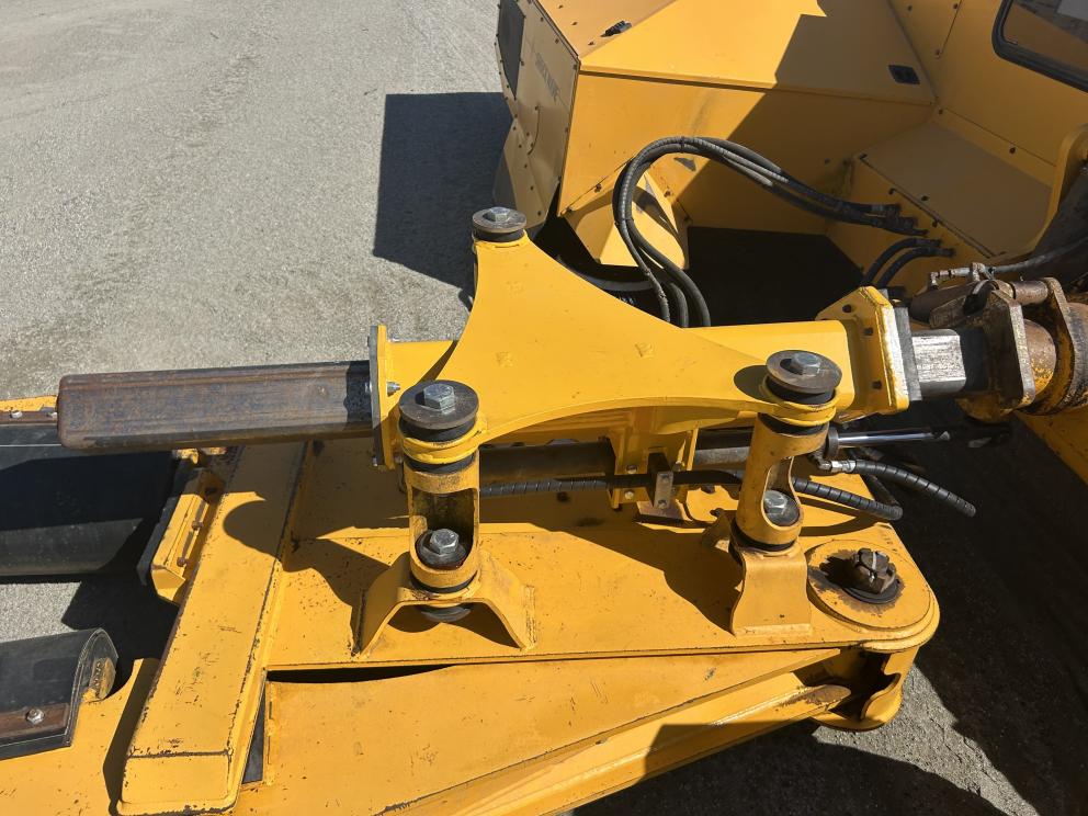 Image for 2024 OMC Shockwave Sprint Tree Shaker