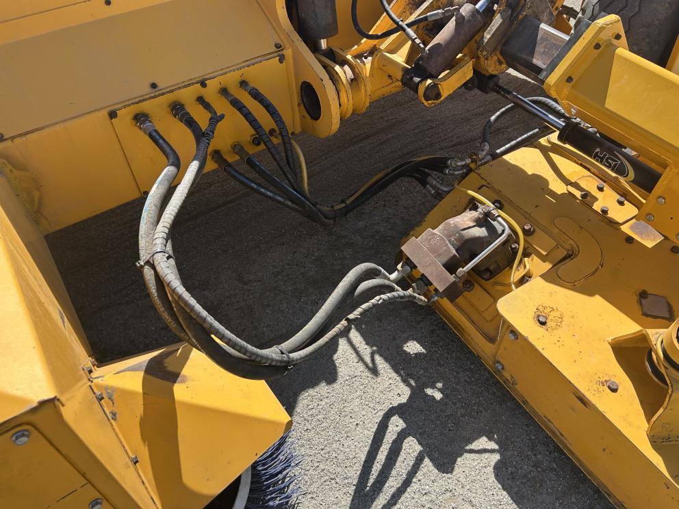 Image for 2024 OMC Shockwave Sprint Tree Shaker