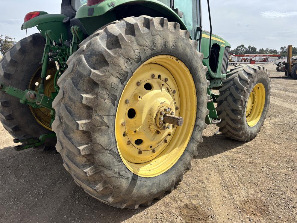 Image for 2010 John Deere 7330 Mfd Wheel Tractor