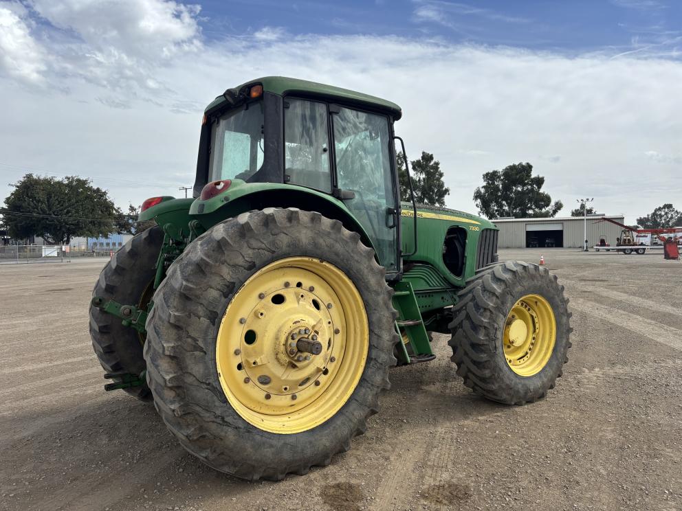Image for 2010 John Deere 7330 Mfd Wheel Tractor