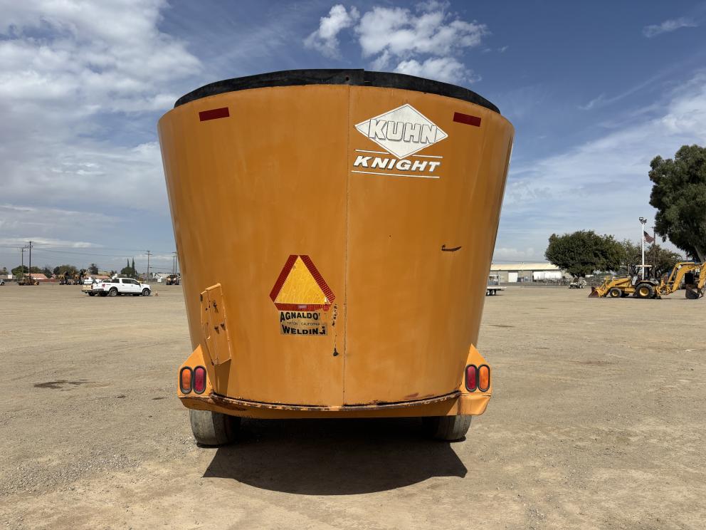 Image for Kuhn Knight 5168 Twin Screw Feed Wagon