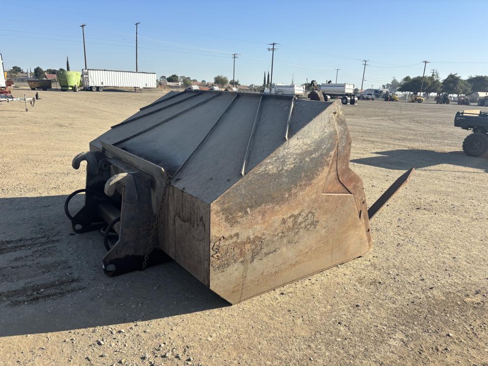 Image for KMS 5.25 yd Roll Out Bucket