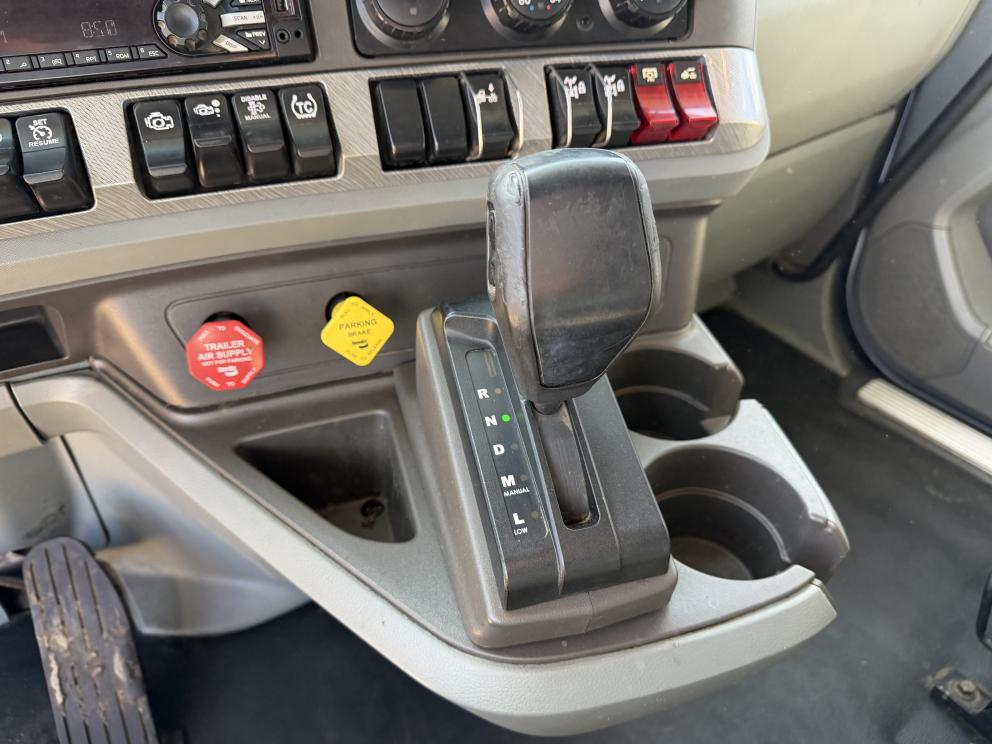 Image for 2018 Kenworth T880 T/A Sleeper Truck