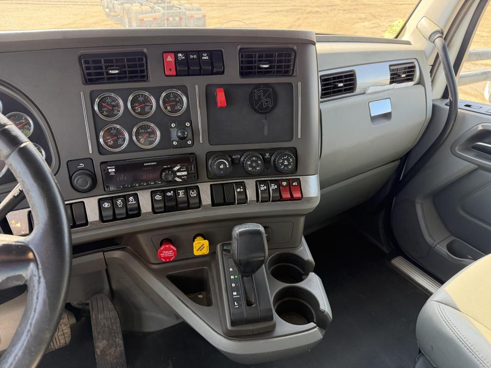 Image for 2018 Kenworth T880 T/A Sleeper Truck
