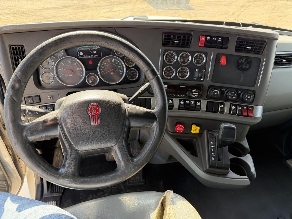 Image for 2018 Kenworth T880 T/A Sleeper Truck