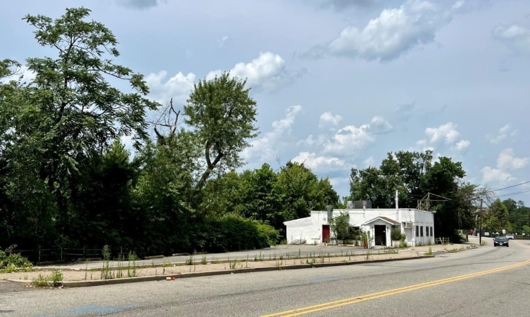 Image for Former Libby’s, Famous Hotdogs, at the Top of the Great Falls in Paterson, NJ-SOLD!