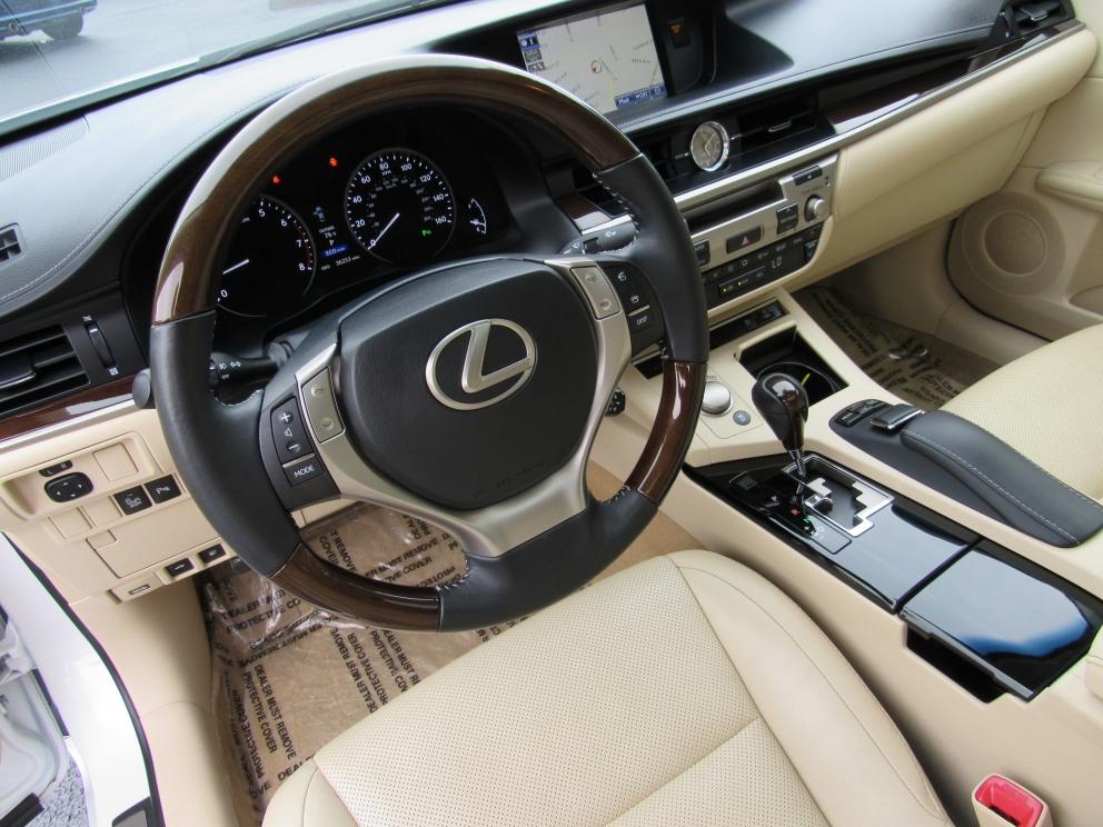 Image for 2014 Lexus ES 350 NAV Camera Blind-Spot Monitor