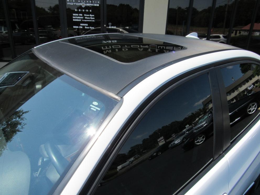 Image for 2011 BMW 328i xDrive OEM BMW Perf. Exhaust + Carbon Intake