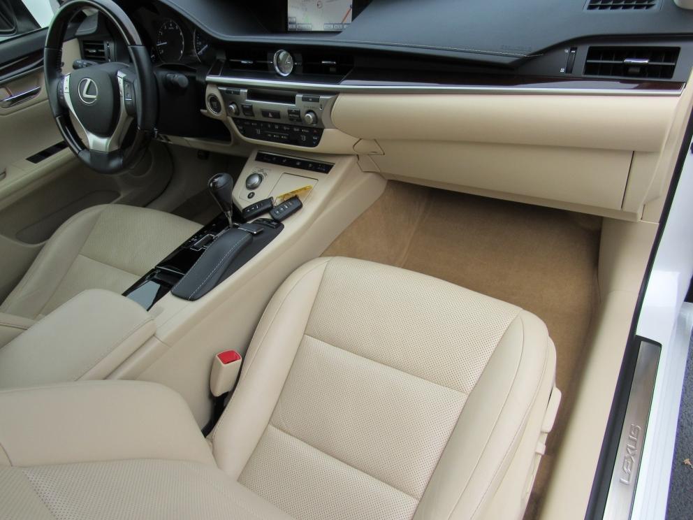 Image for 2013 Lexus ES350 Premium Navigation Blind Spot Monitor