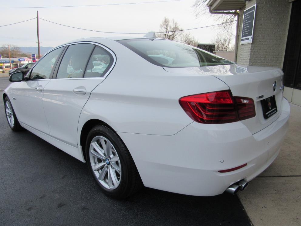 Image for 2015 BMW 528i xDrive NAV Blind Spot Lane Departure