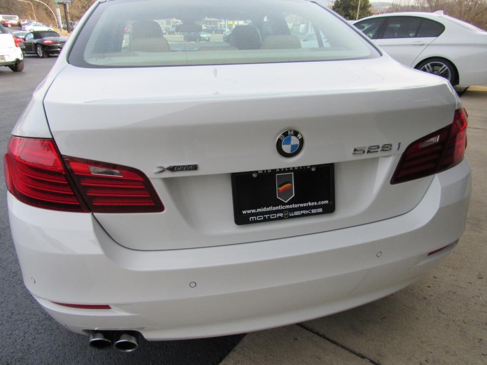 Image for 2015 BMW 528i xDrive NAV Blind Spot Lane Departure