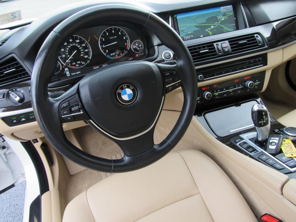 Image for 2015 BMW 528i xDrive NAV Blind Spot Lane Departure