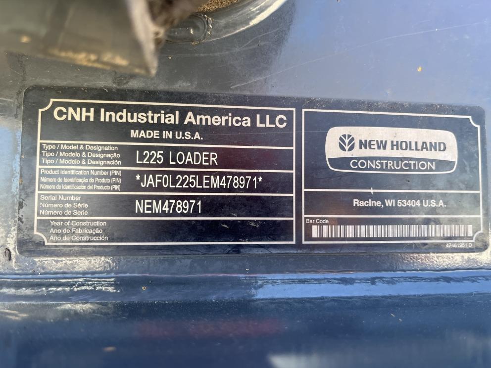 Image for 2014 New Holland L225
