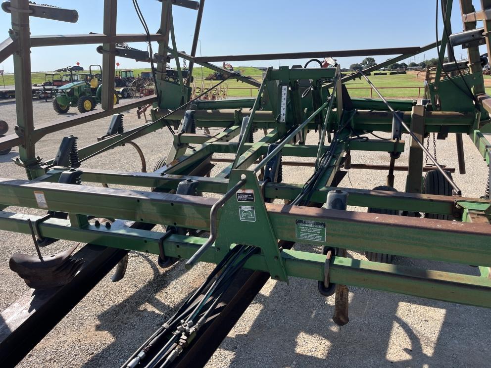 Image for 1997 John Deere 680