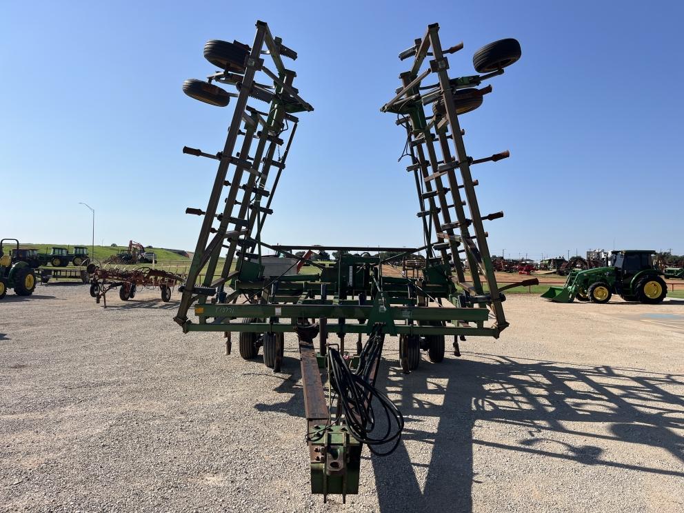 Image for 1997 John Deere 680