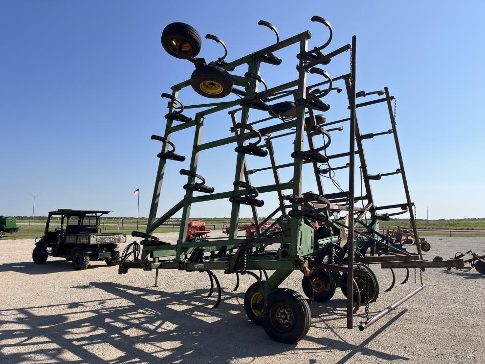 Image for 1997 John Deere 680