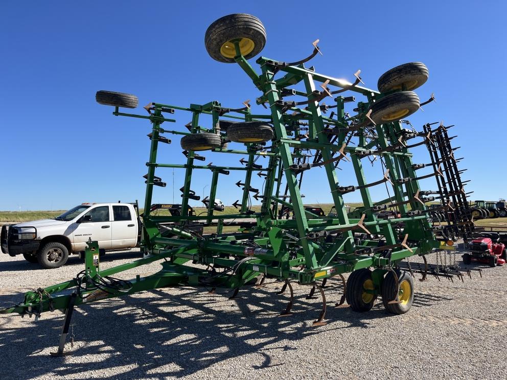 Image for 2014 John Deere 2210