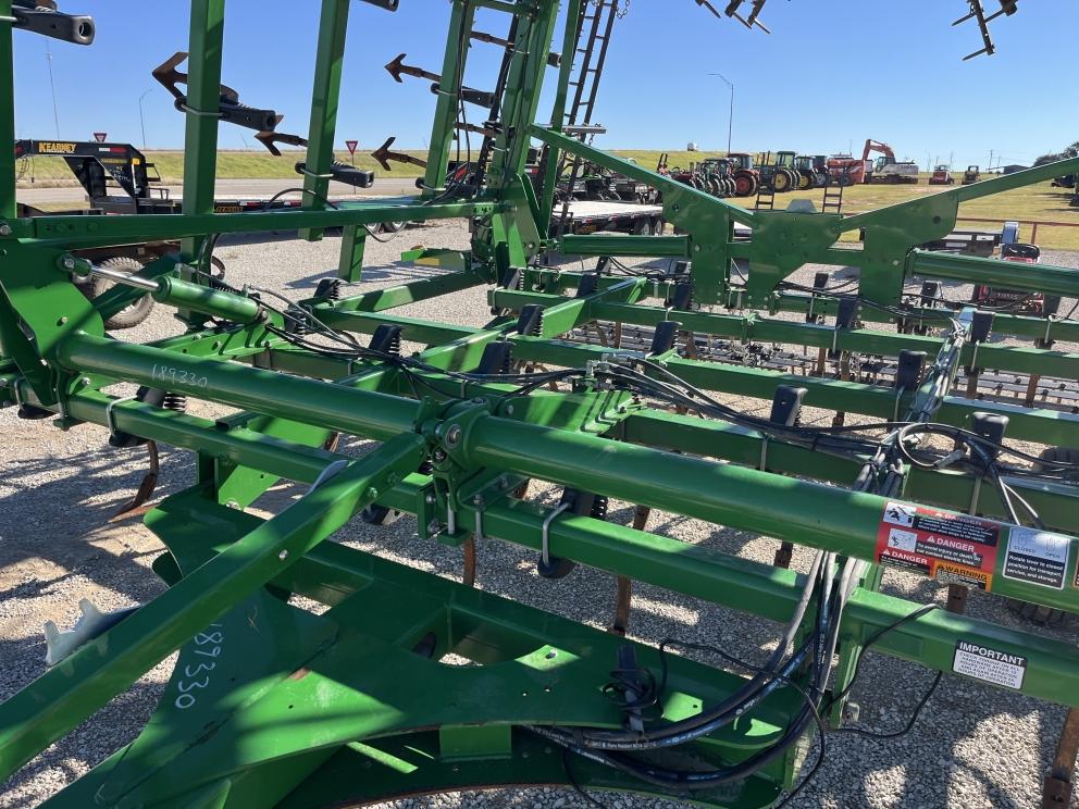 Image for 2014 John Deere 2210