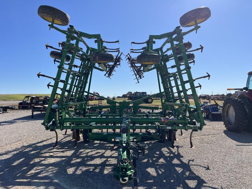 Image for 2014 John Deere 2210